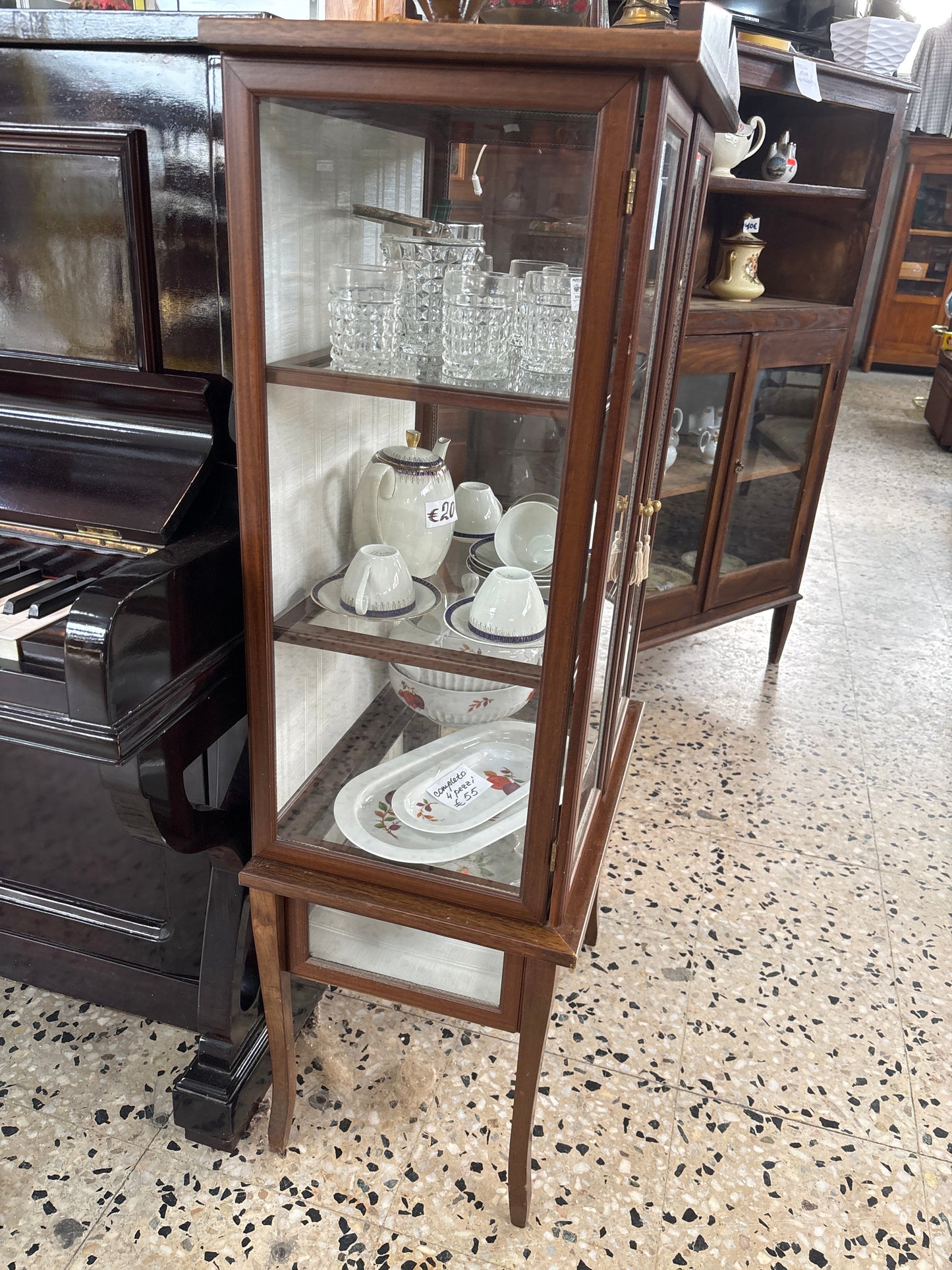 Vetrinetta vintage 60x130 cm con vetri e piedini Mercatino Usato Crotone