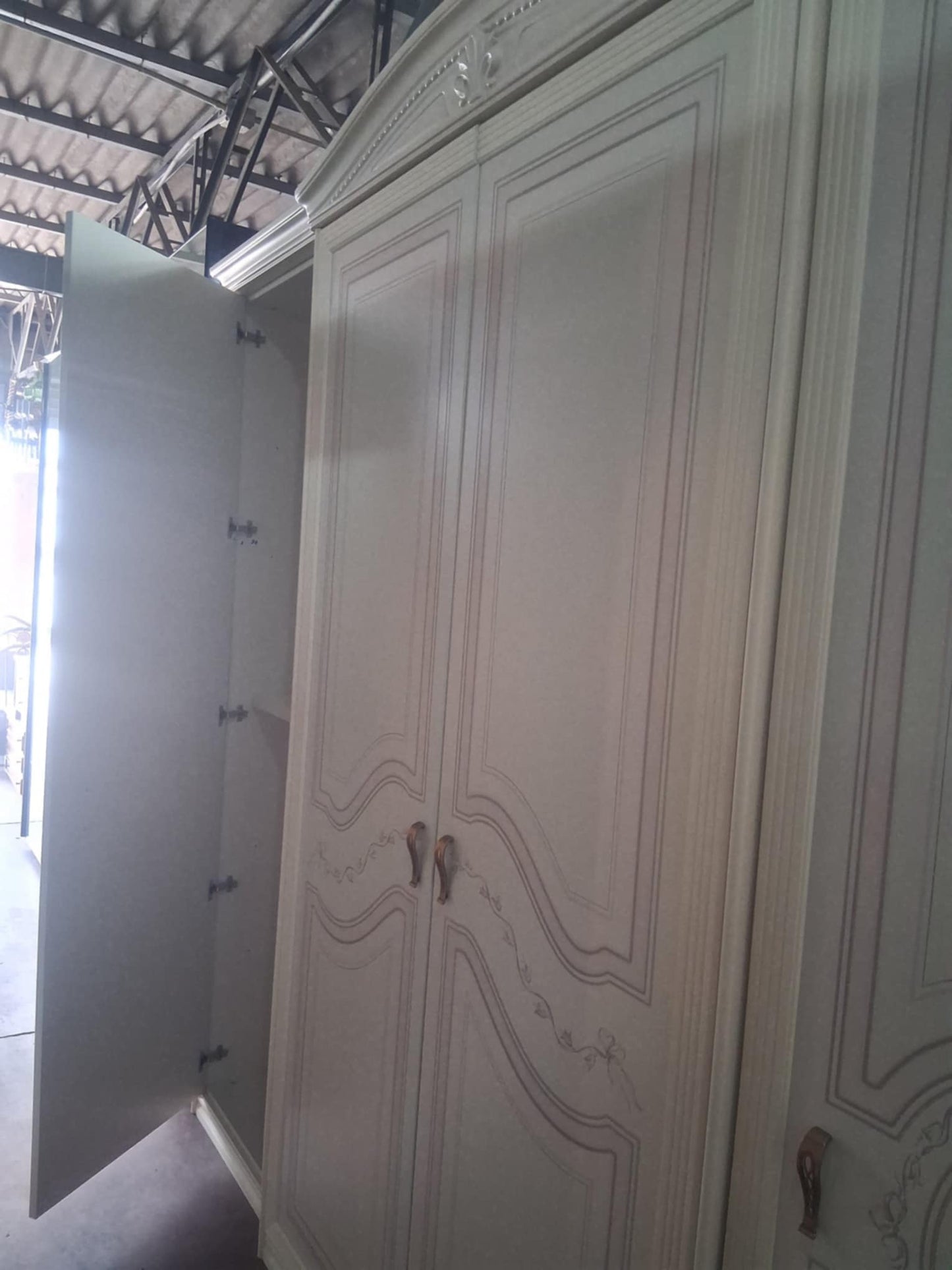 Armadio Classico Decorato - Ampio e Raffinato Mercatino Usato Crotone