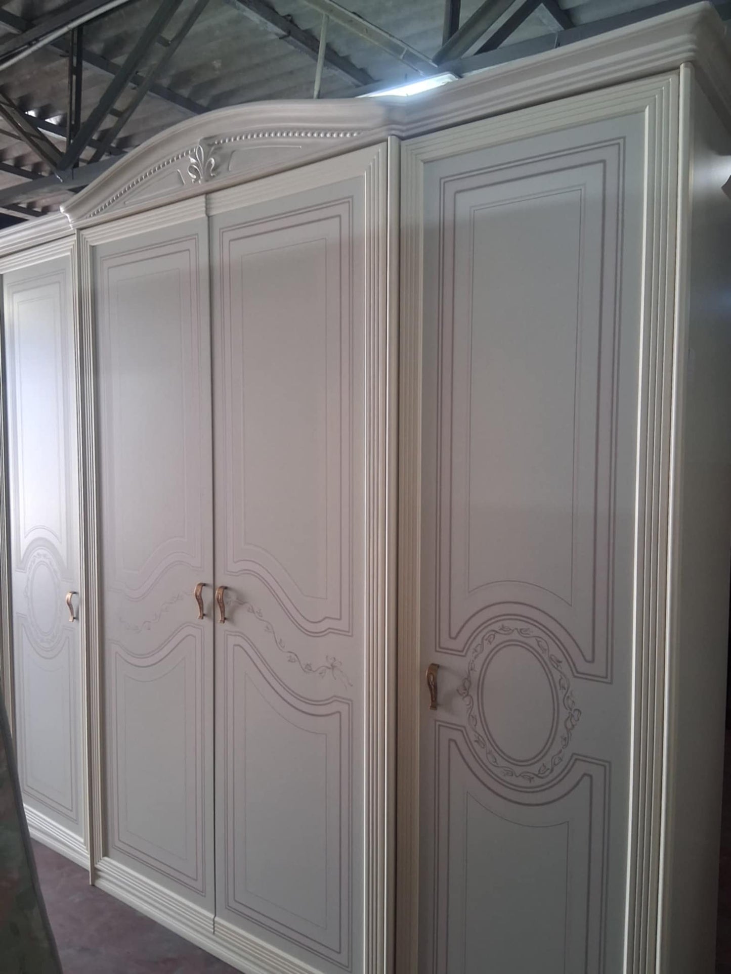Armadio Classico Decorato - Ampio e Raffinato Mercatino Usato Crotone