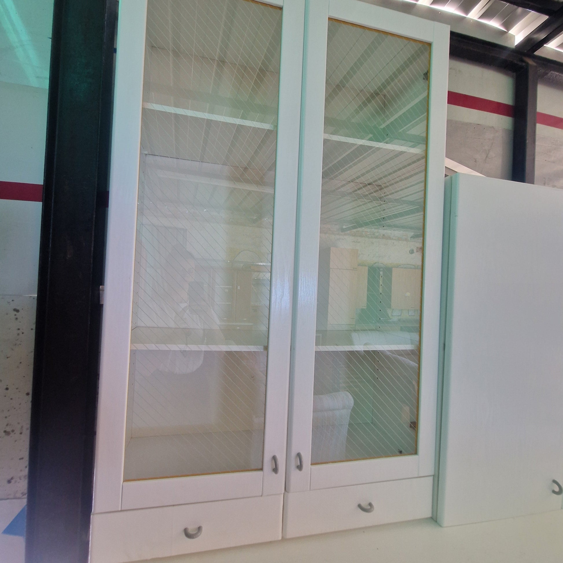 Cucina componibile bianca 270x60 cm con vetrine e cassetti – 200€ Mercatino Usato Crotone