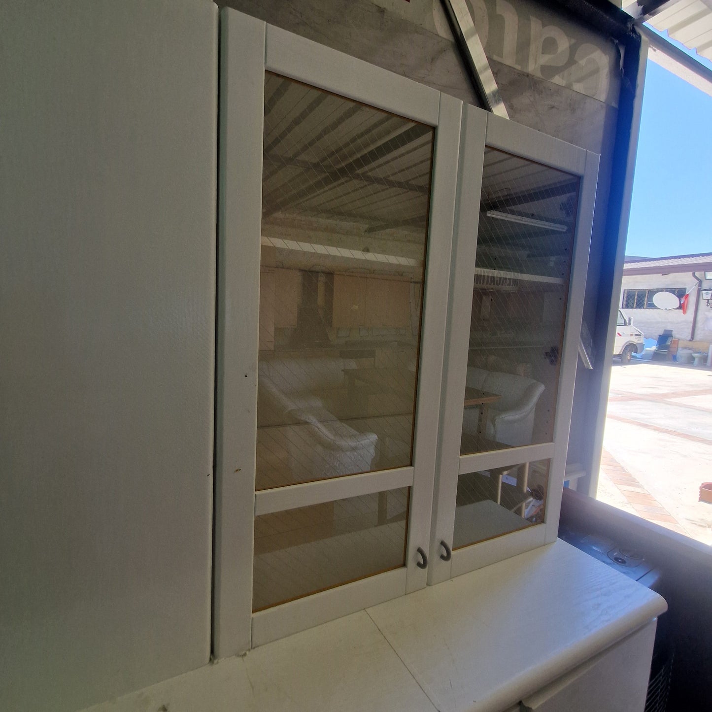 Cucina componibile bianca 270x60 cm con vetrine e cassetti – 200€ Mercatino Usato Crotone