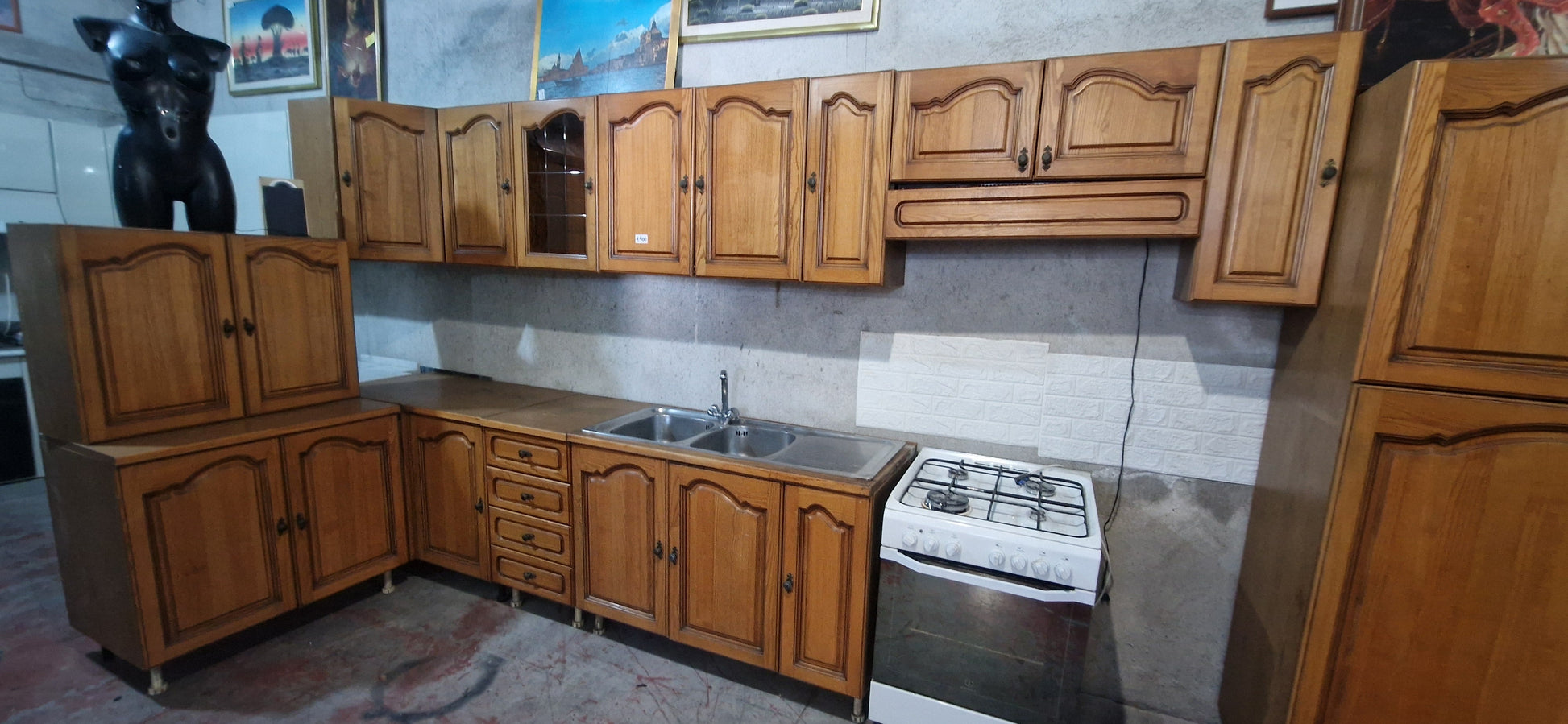 Cucina completa 550 cm in legno massello con forno e pensili vetrina Mercatino Usato Crotone