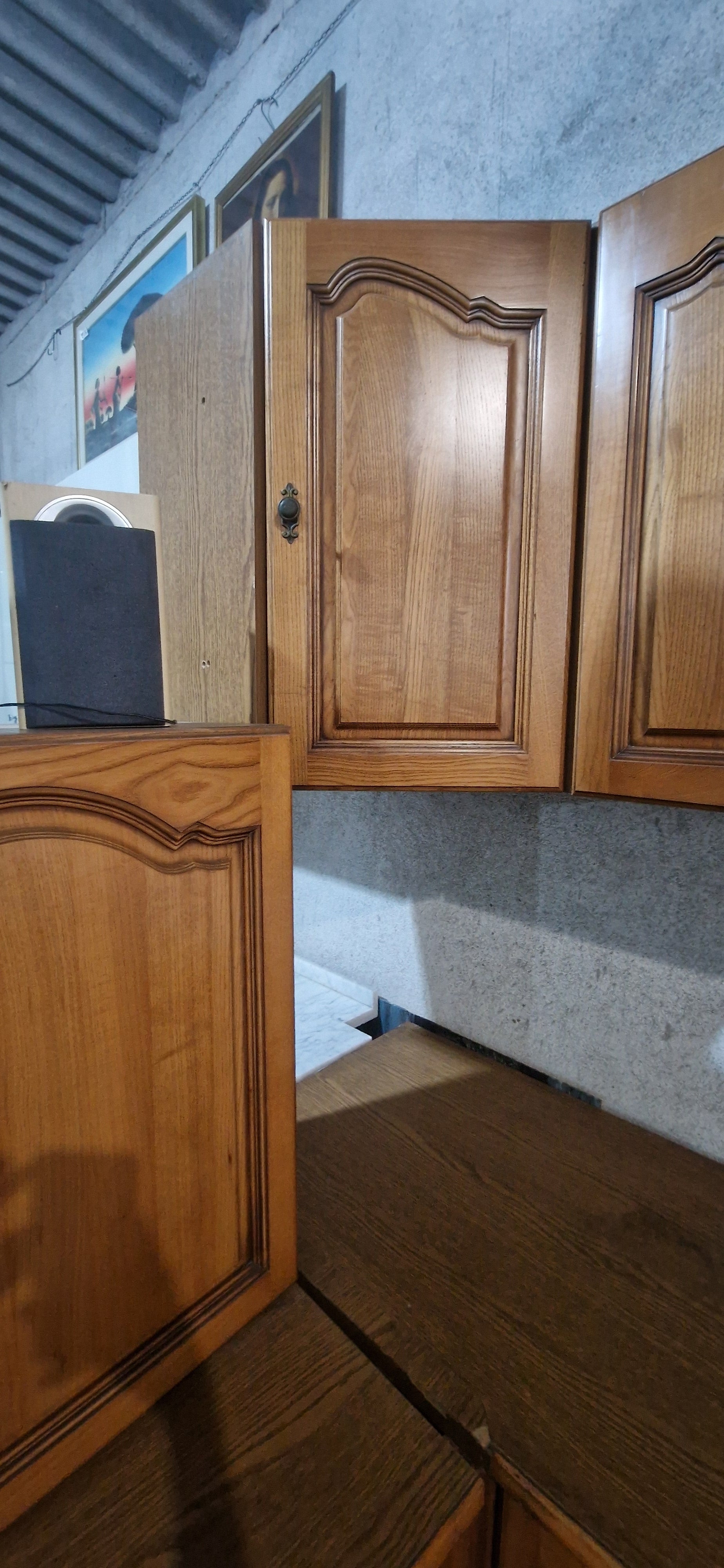 Cucina completa 550 cm in legno massello con forno e pensili vetrina Mercatino Usato Crotone
