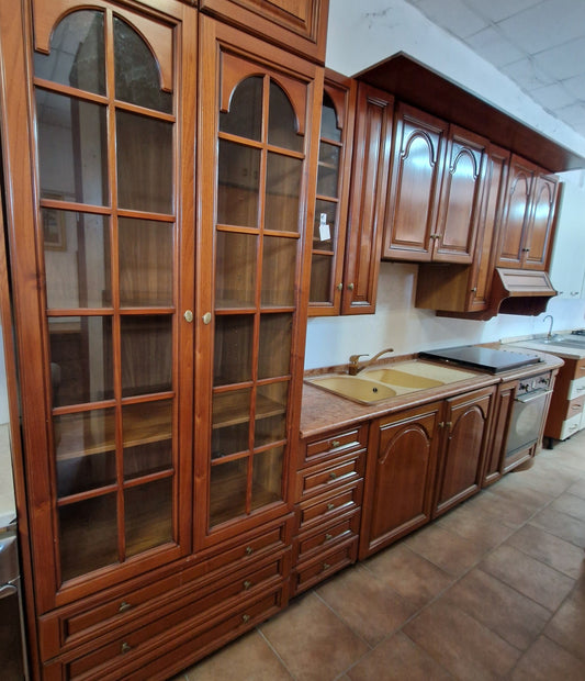 Cucina in legno massello 410x60 cm con forno e lavello – 750€ Mercatino Usato Crotone