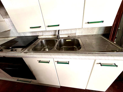 Cucina Completa con Forno e Piano Cottura – Ottimo Affare!
